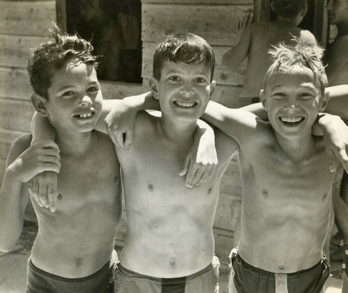 Три мальчика, 1951 год. Фотограф Рут Оркин
