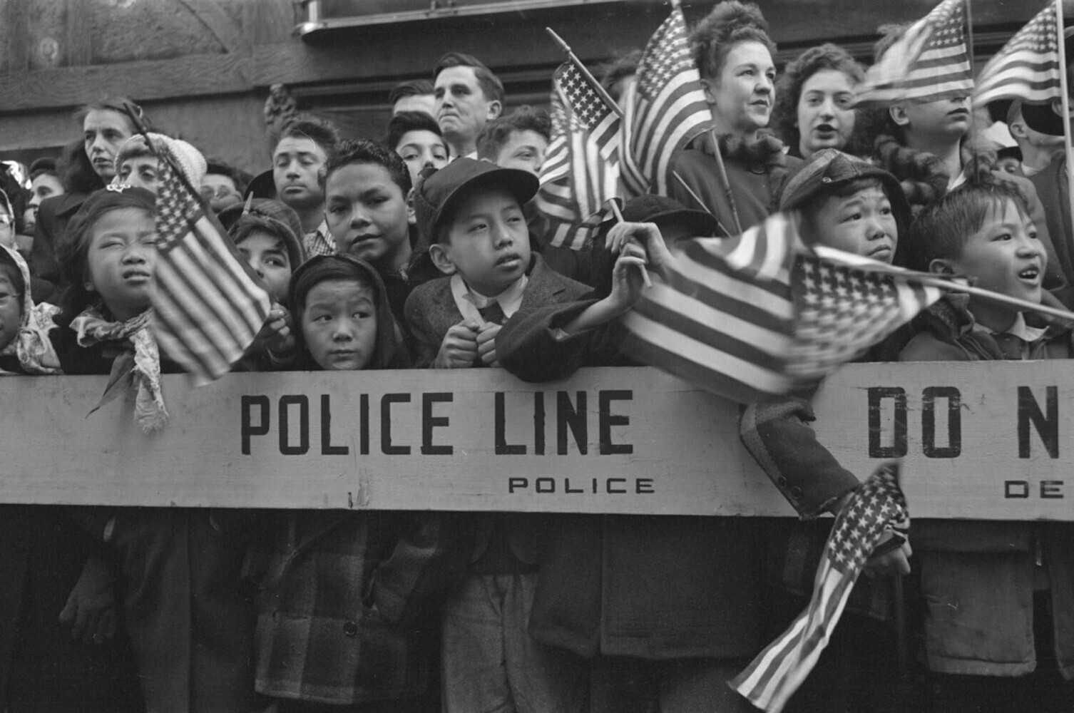 Дети с флагами, 1948 год. Фотограф Рут Оркин