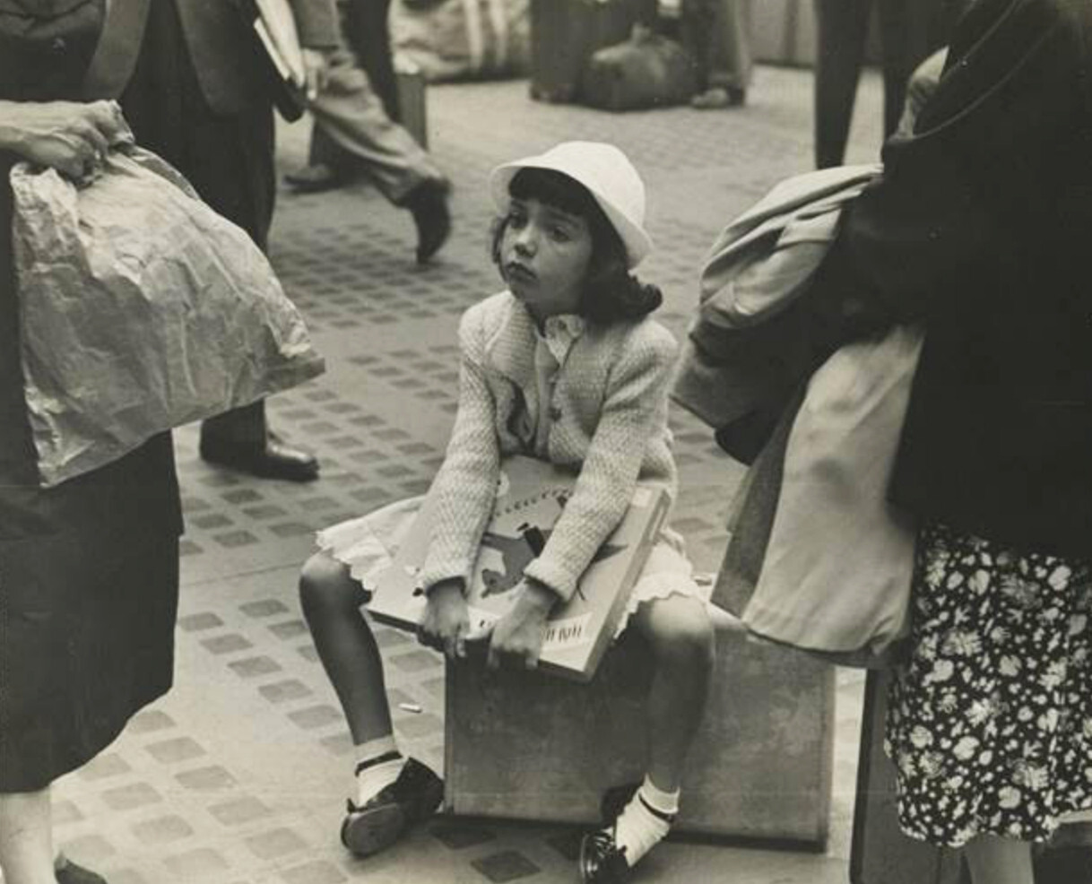 Ожидание, Пенсильванский вокзал, Нью-Йорк, 1947 год. Фотограф Рут Оркин