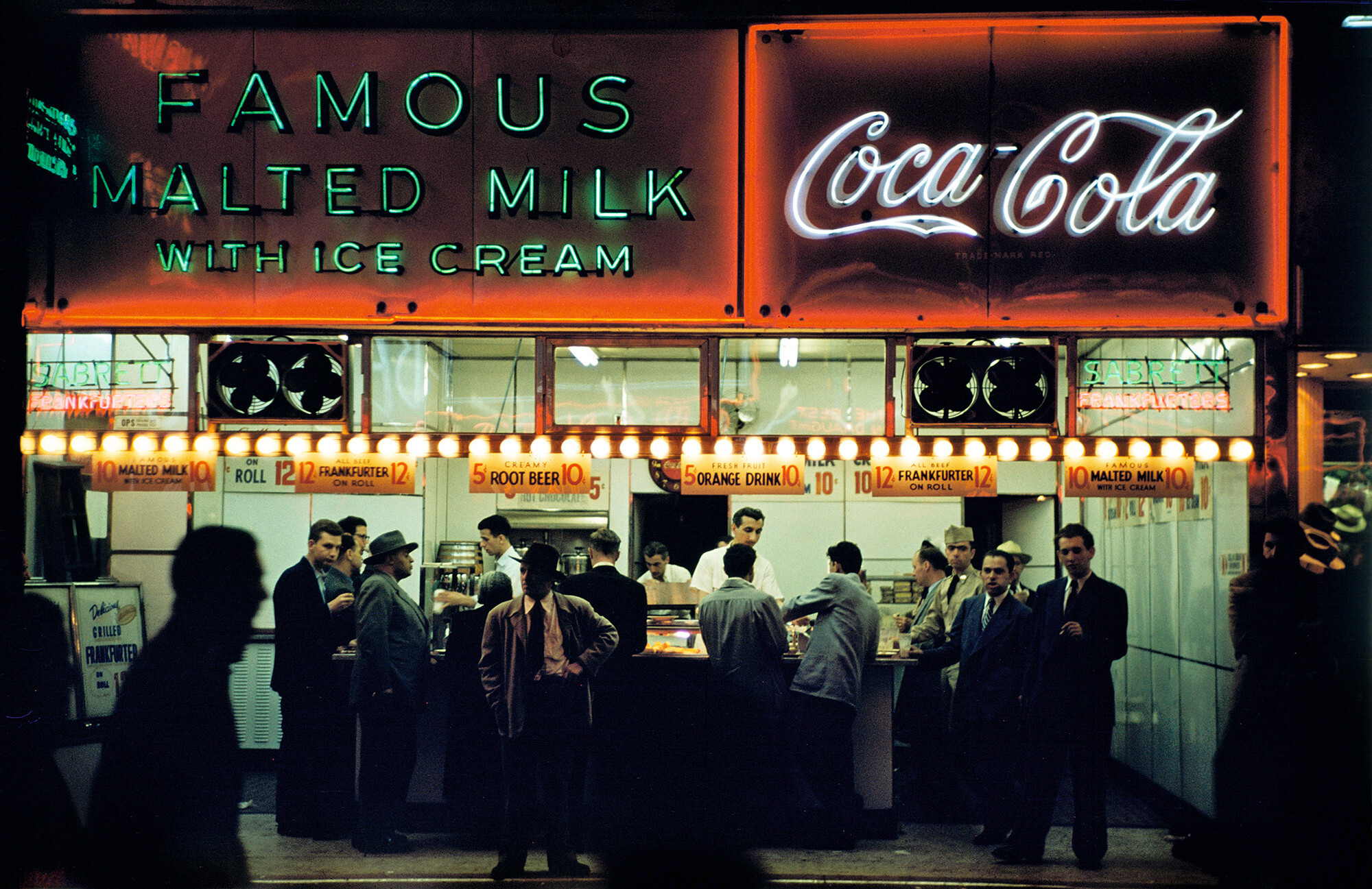 Знаменитое солодовое молоко, Нью-Йорк, 1950. Фотограф Рут Оркин