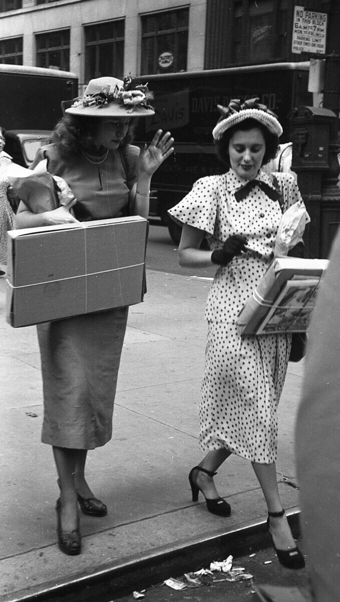 Женщины с покупками, Нью-Йорк, 1948 год. Фотограф Рут Оркин