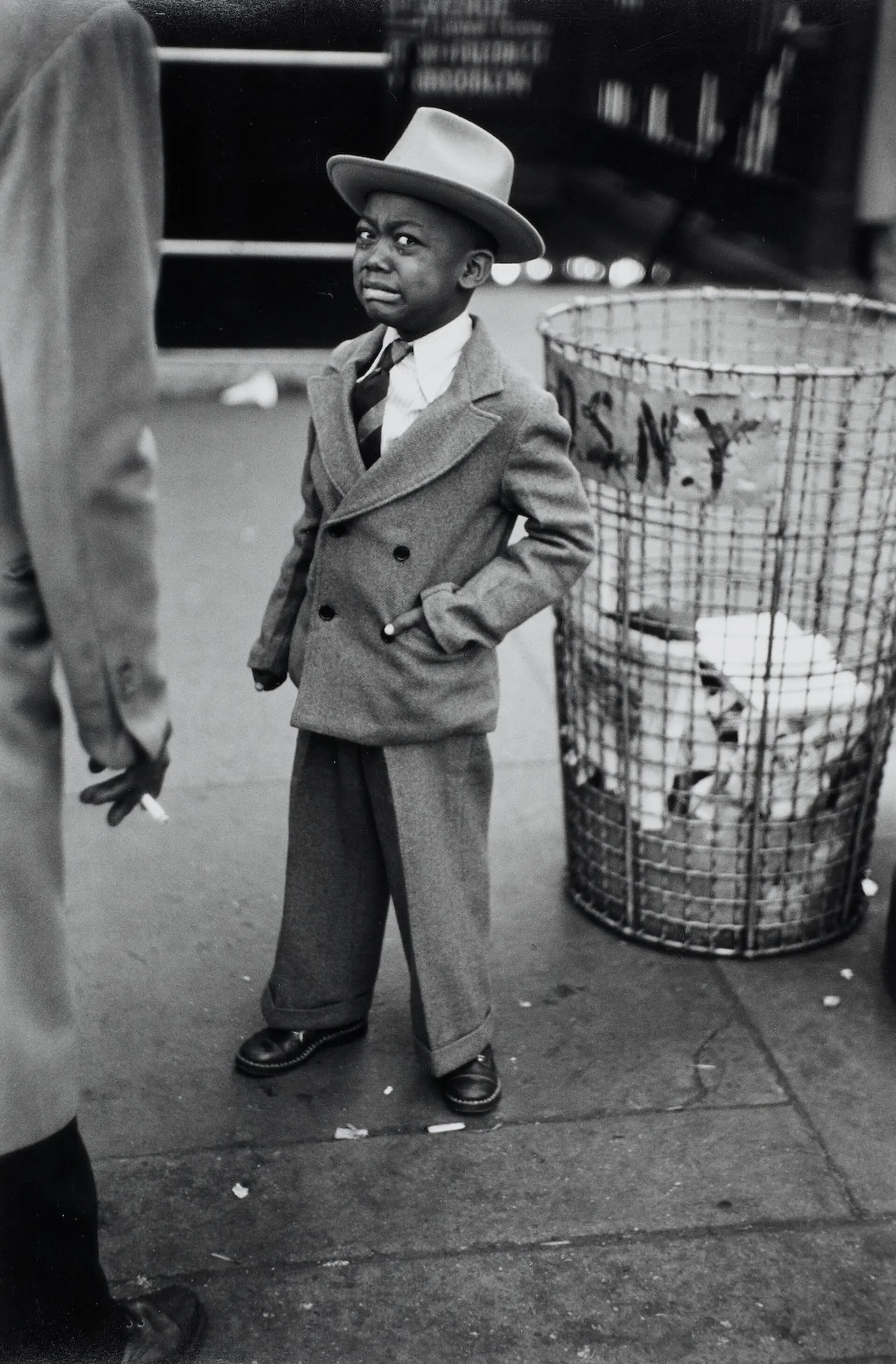 Усталый мальчик после цирка, Нью-Йорк, 1948. Фотограф Рут Оркин