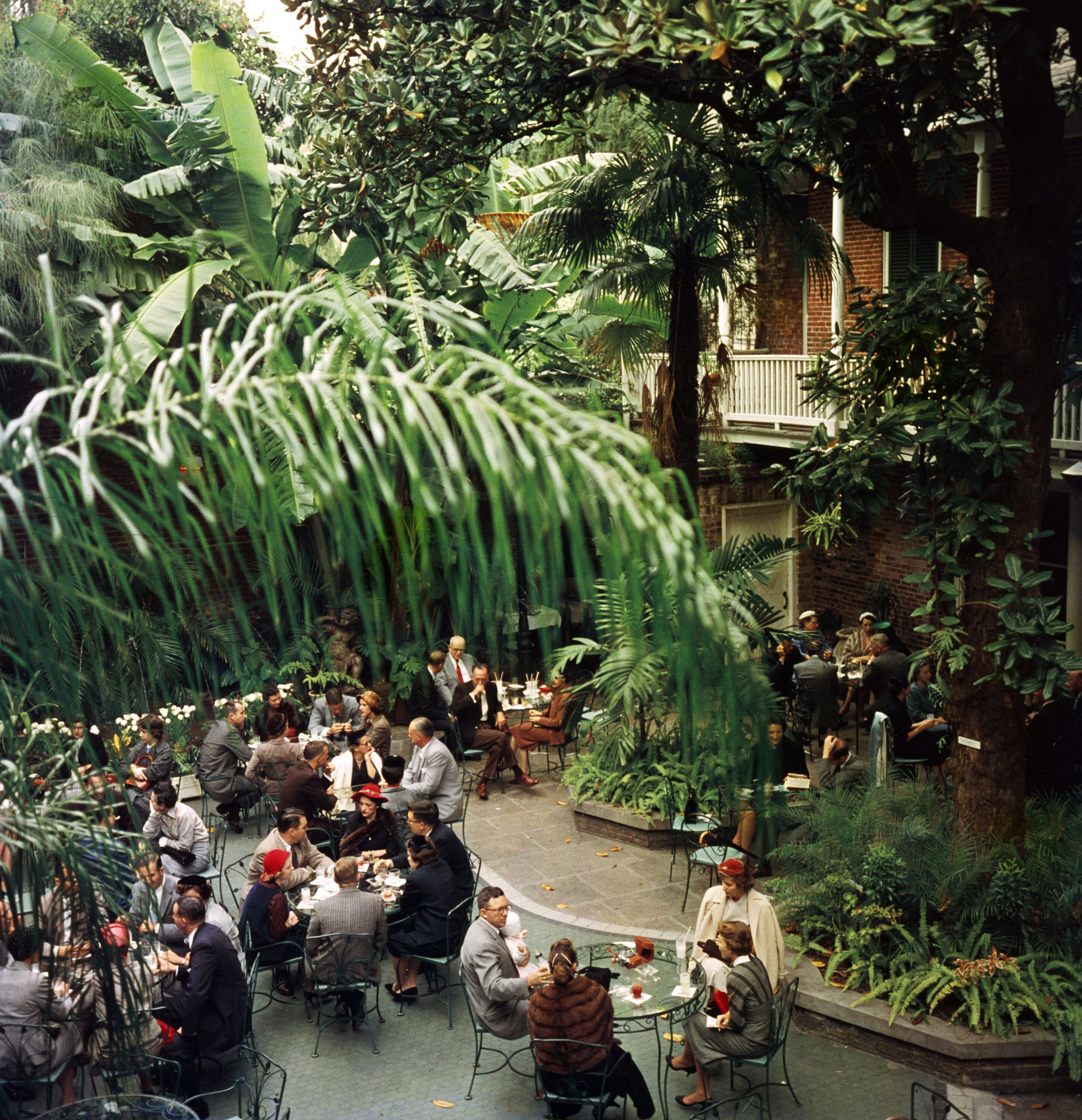 Бранч в Brennans, около 1960 г. Фотограф Слим Ааронс