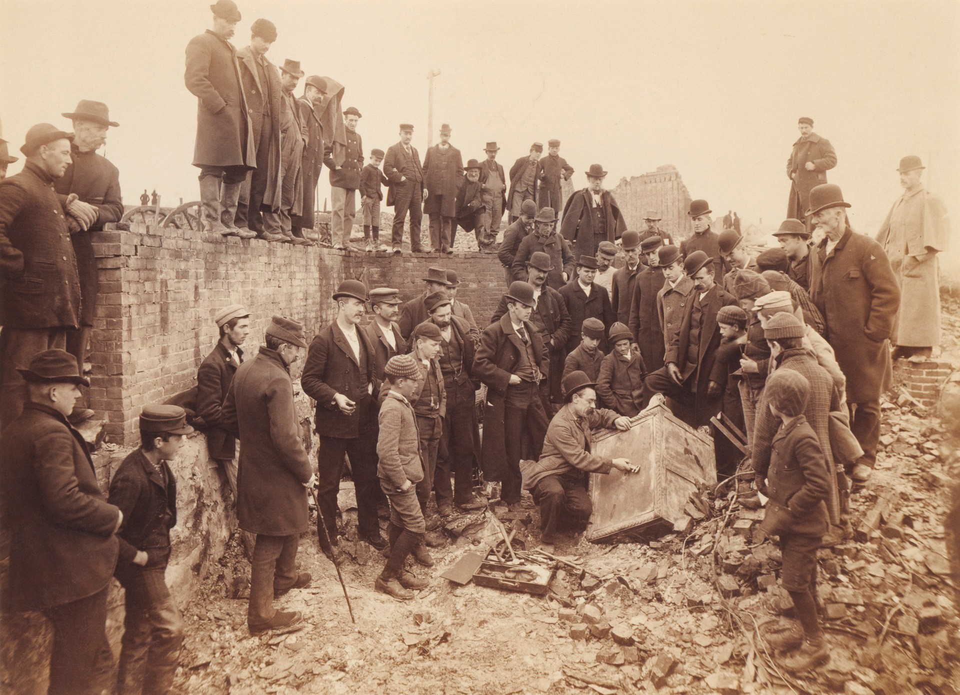 Вскрытие сейфа, Бисби, примерно 1880 год