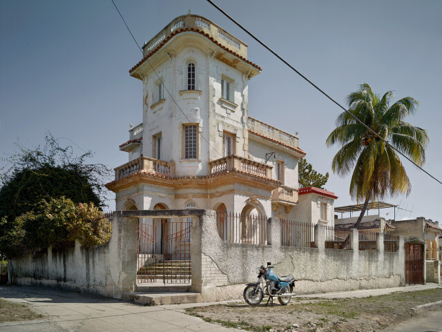 Голубой мотоцикл, Гавана. Фотограф Майкл Истмен