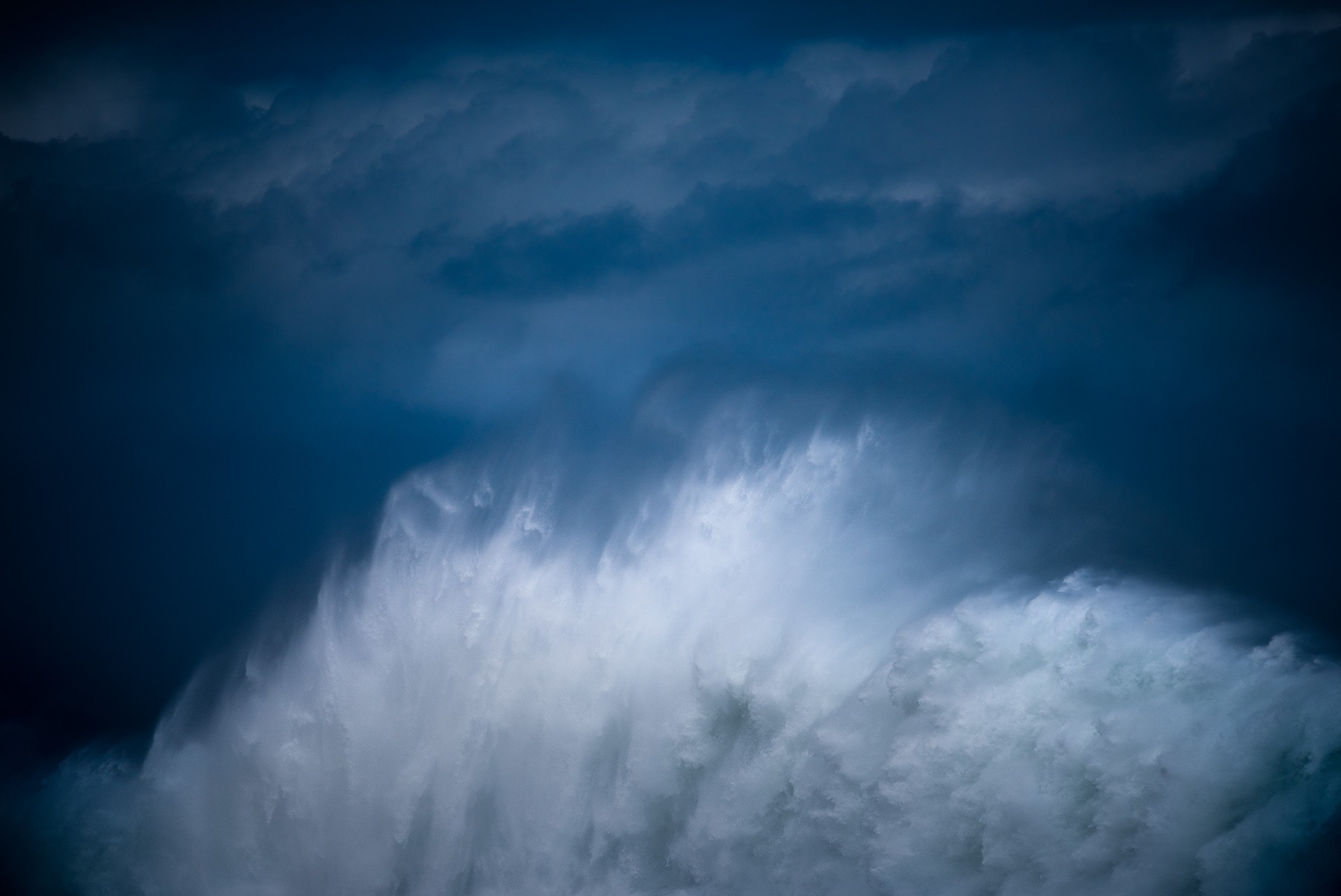 Океанские волны в фотопроекте «Водоворот». Автор Люк Шэдболт  (4)