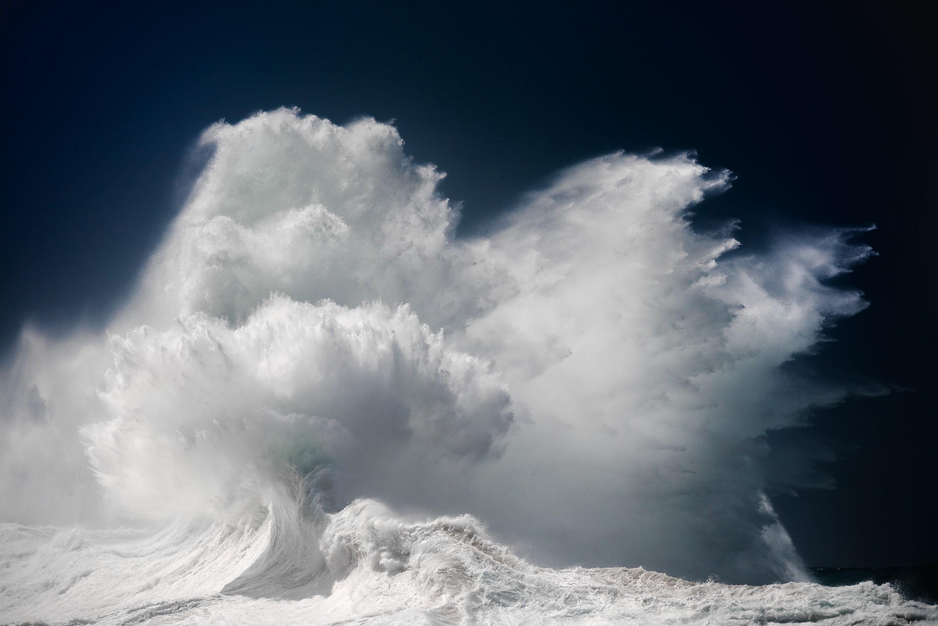 Океанские волны в фотопроекте «Водоворот». Автор Люк Шэдболт  (2)