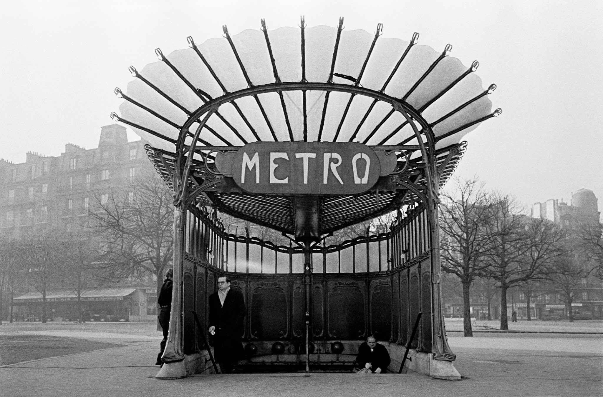 Париж, станция метро Porte Dauphine, 1956 год. Фотограф Франк Хорват