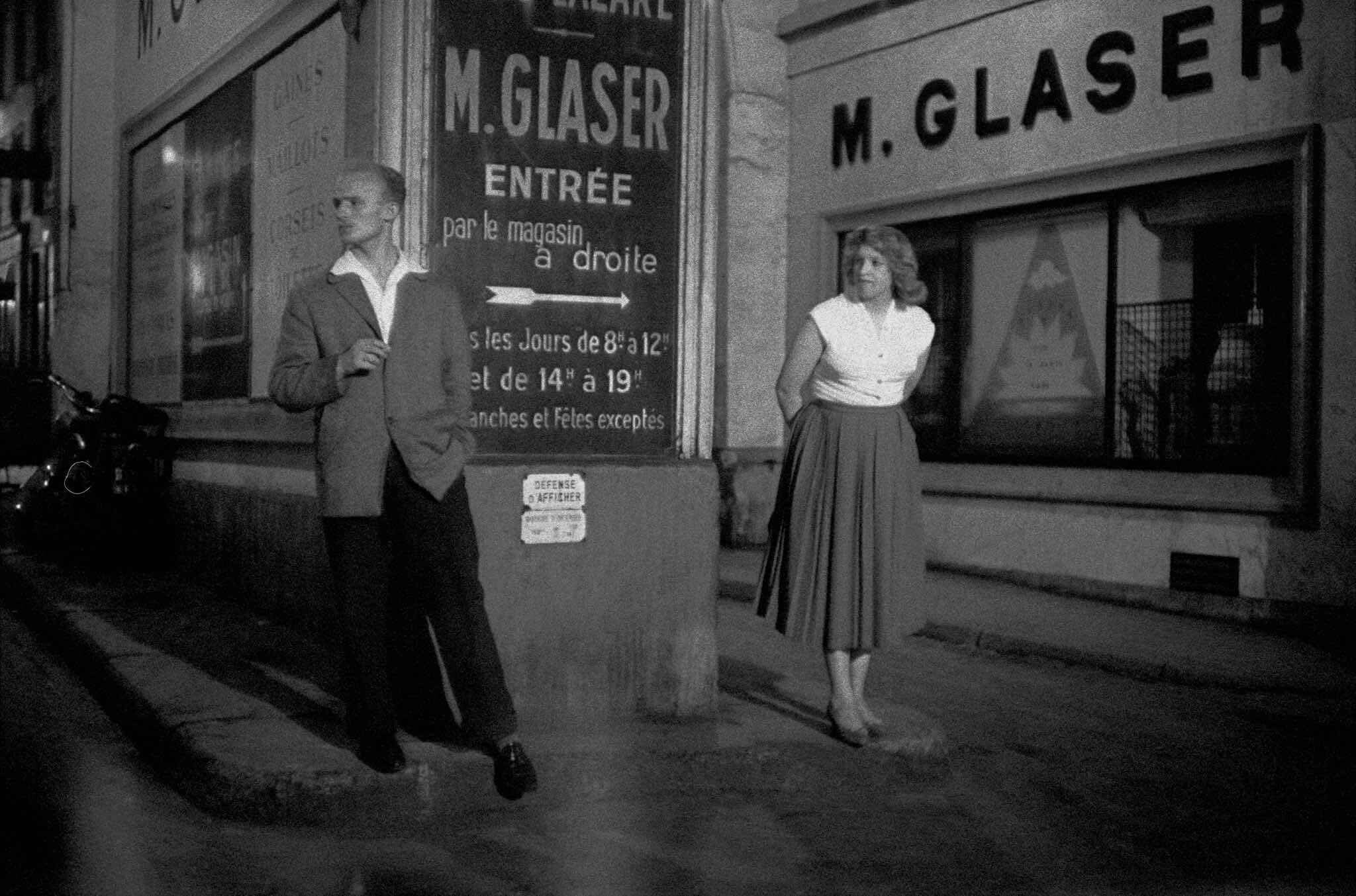 Париж, улица Сен-Дени, проститутка, 1956 год. Фотограф Франк Хорват