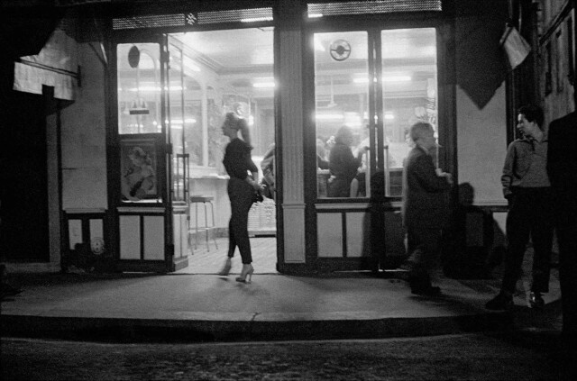 Париж, улица Сен-Дени, проститутки, 1956 год. Фотограф Франк Хорват