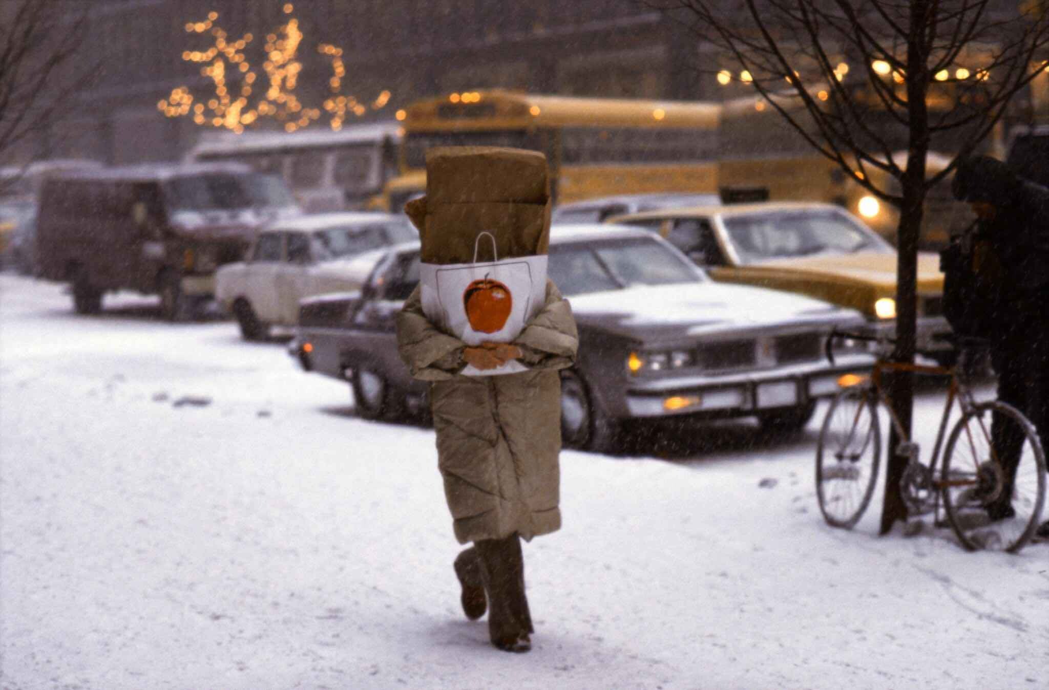 1984 год, Нью-Йорк, рождественские подарки. Фотограф Франк Хорват