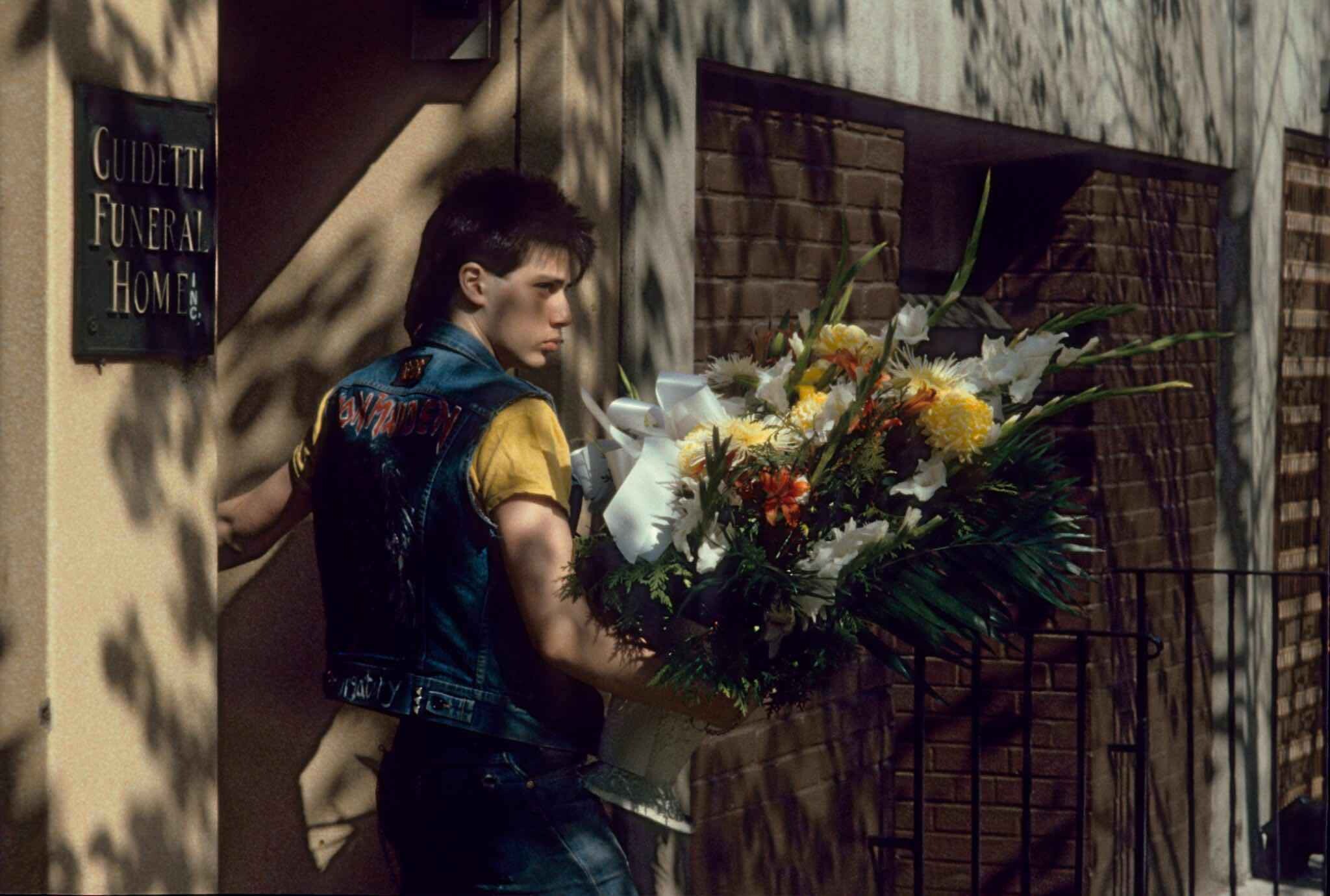 1985, Нью-Йорк, курьер из похоронного бюро. Фотограф Франк Хорват