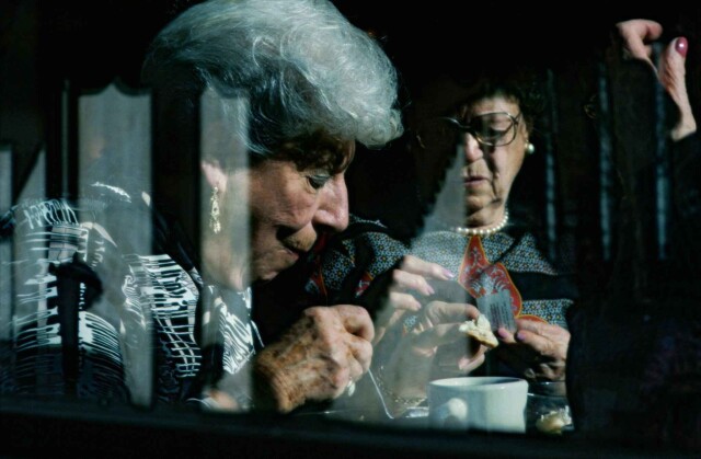 1986 год, Нью-Йорк, старушки в закусочной. Фотограф Франк Хорват