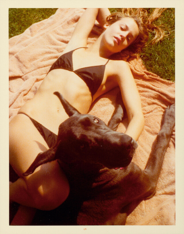 Джерри Холл с собакой, 1970-е. Фотограф Антонио Лопес