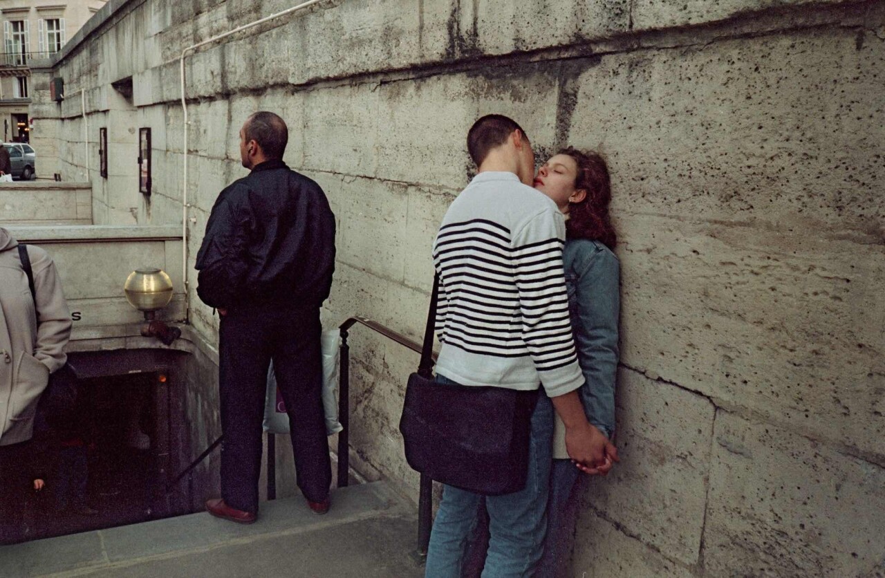 Проект «Ежедневный отчет», Париж, пара на площади Согласия, март, 1999 год. Фотограф Франк Хорват