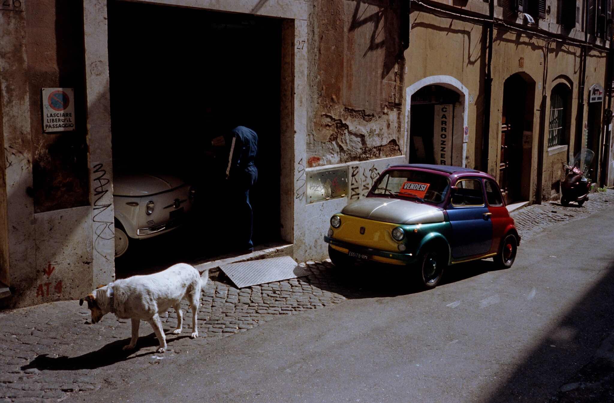 Проект Ежедневный отчет, Рим, в районе Колизея, март, 1999 год. Фотограф Франк Хорват