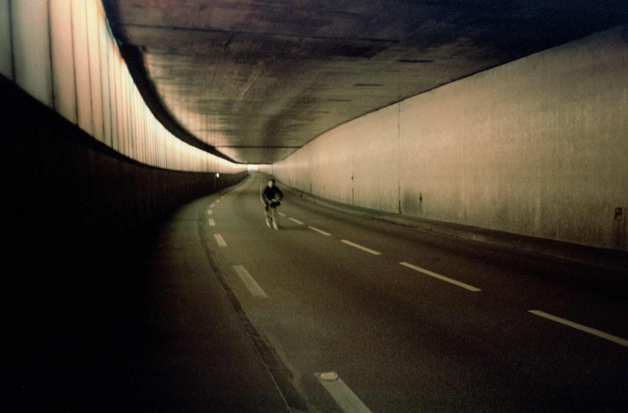 Проект «Ежедневный отчет», Париж, туннель Лувра, апрель, 1999 год. Фотограф Франк Хорват