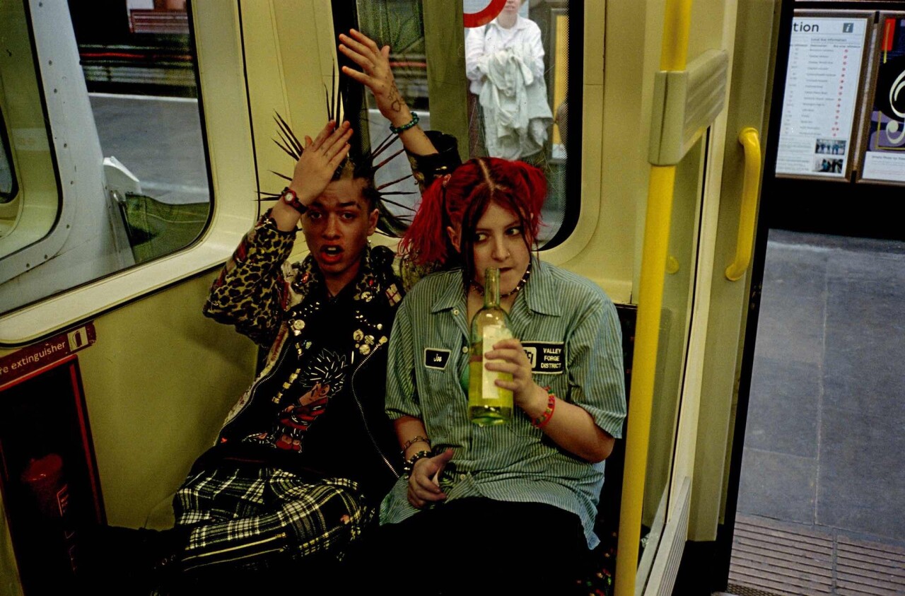 Проект «Ежедневный отчет», Лондон, сцена в метро, июнь, 1999 год. Фотограф Франк Хорват