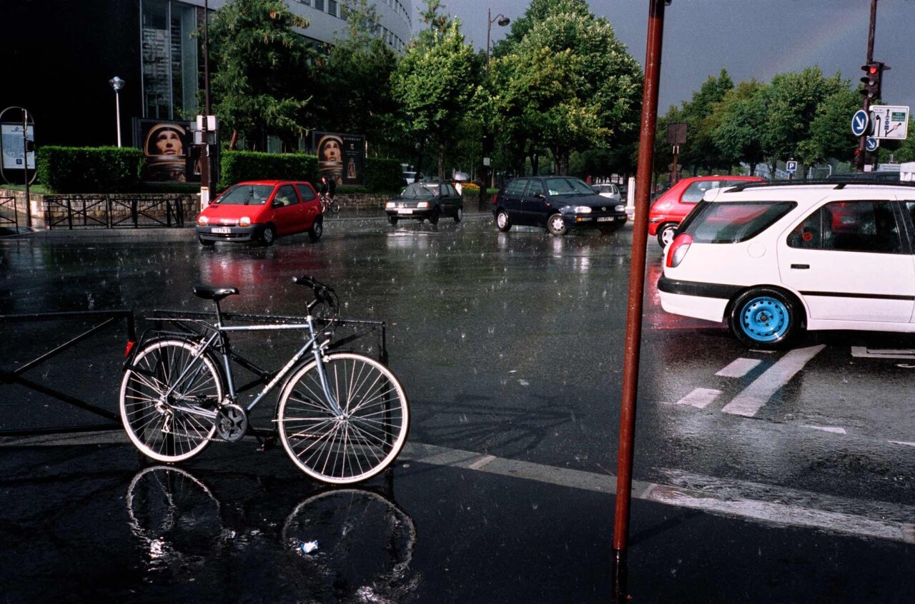 Проект «Ежедневный отчет», Париж, Шестнадцатый округ, после ливня, июнь, 1999 год. Фотограф Франк Хорват