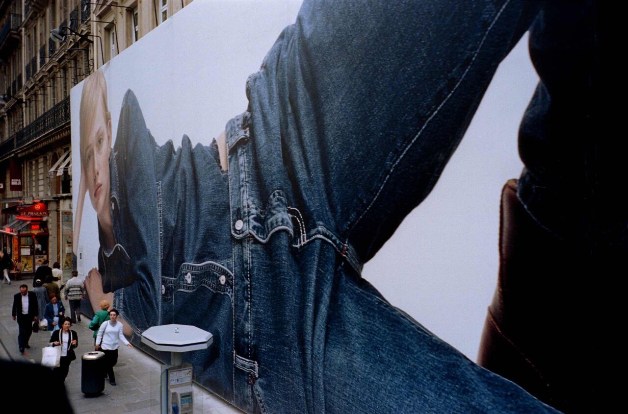 Проект «Ежедневный отчет», Париж, вид из туристического автобуса, июнь, 1999 год. Фотограф Франк Хорват