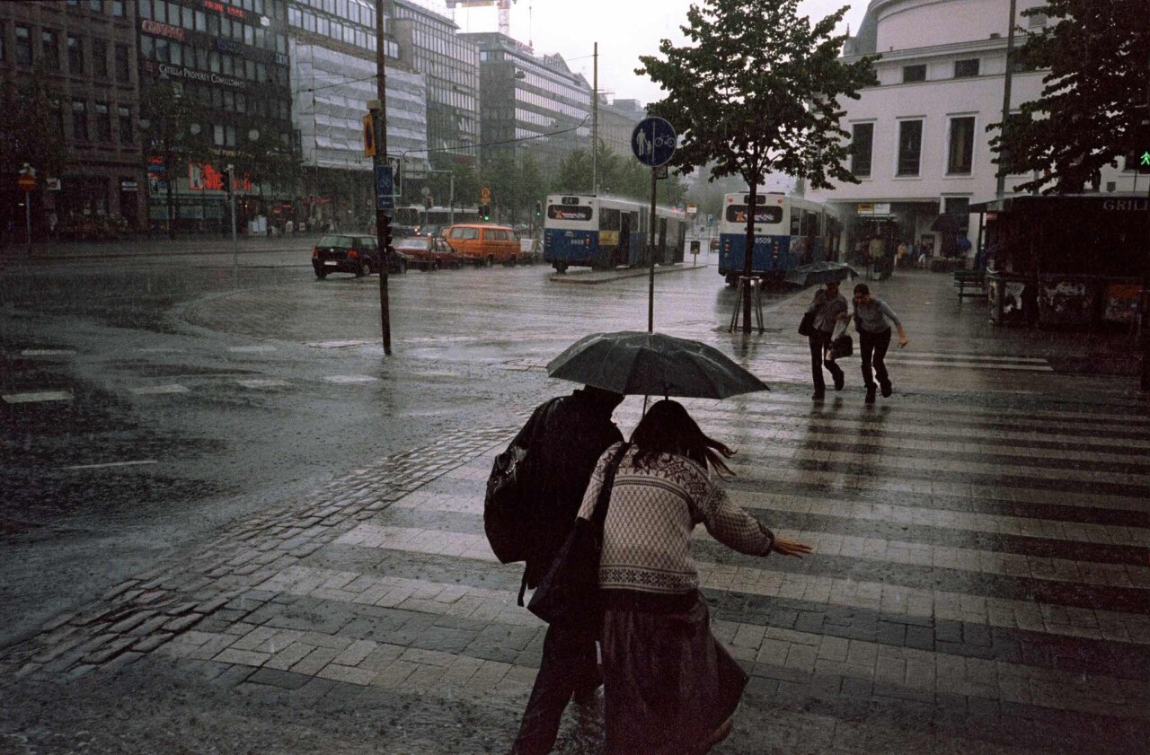 Проект «Ежедневный отчет», Хельсинки, летний дождь, август, 1999 год. Фотограф Франк Хорват