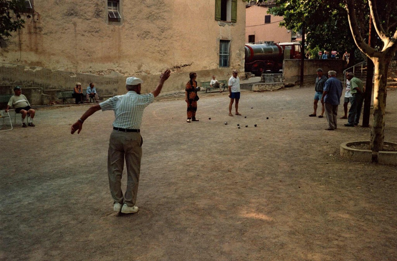 Проект «Ежедневный отчет», Котиньяк, Франция, игроки в шары, август, 1999 год. Фотограф Франк Хорват