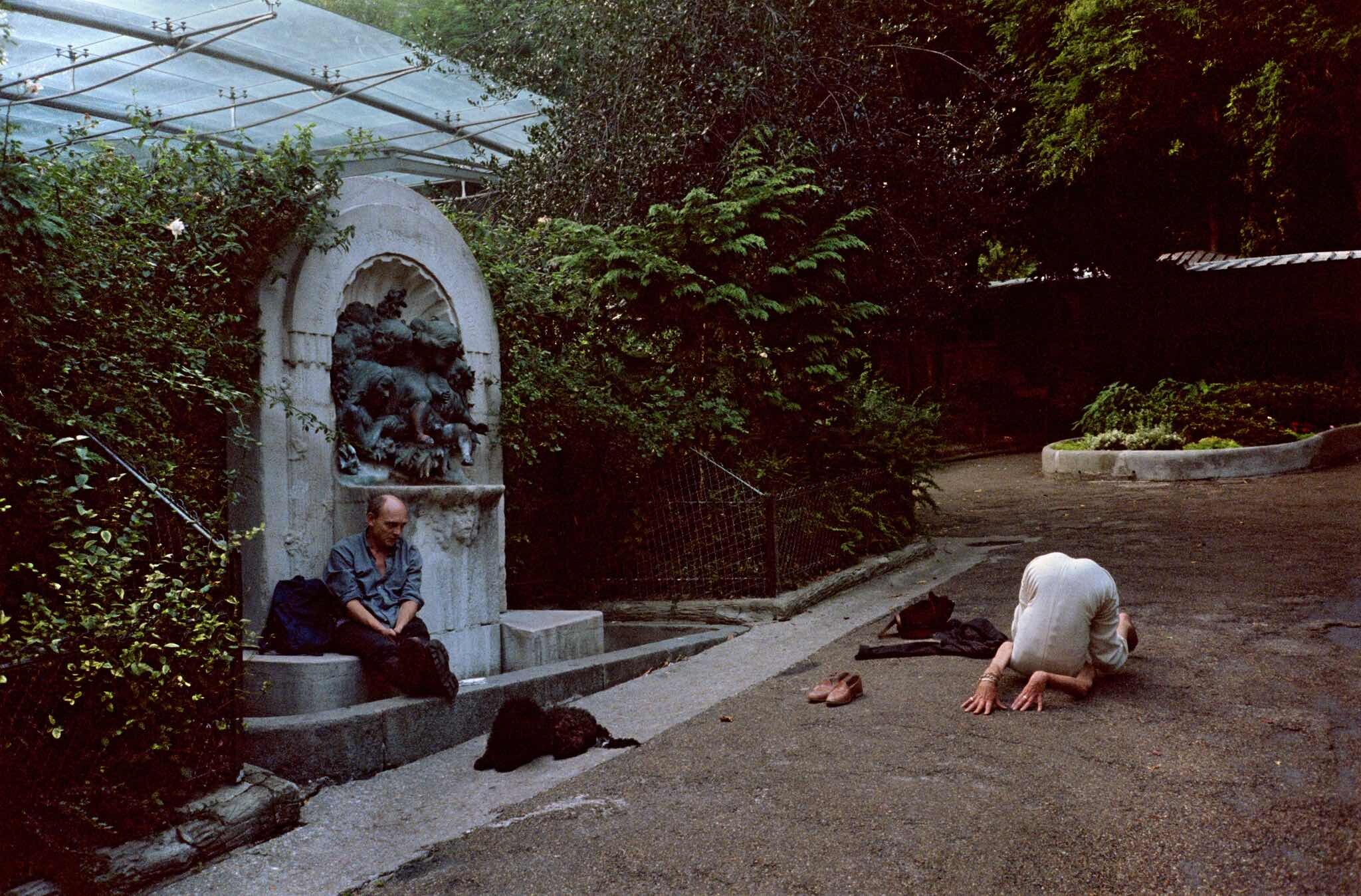 Проект Ежедневный отчет, Париж, Монмартр, в общественном саду, сентябрь, 1999 год. Фотограф Франк Хорват