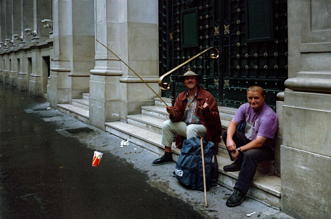 Проект «Ежедневный отчет», Париж, площадь Оперы, нищие, сентябрь, 1999 год. Фотограф Франк Хорват