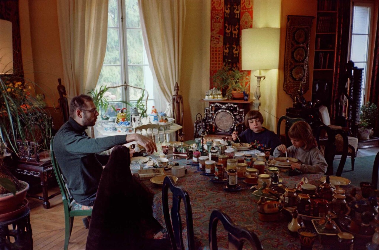 Проект «Ежедневный отчет», Рамбуйе, Франция, завтрак в гостевом доме, ноябрь, 1999 год. Фотограф Франк Хорват