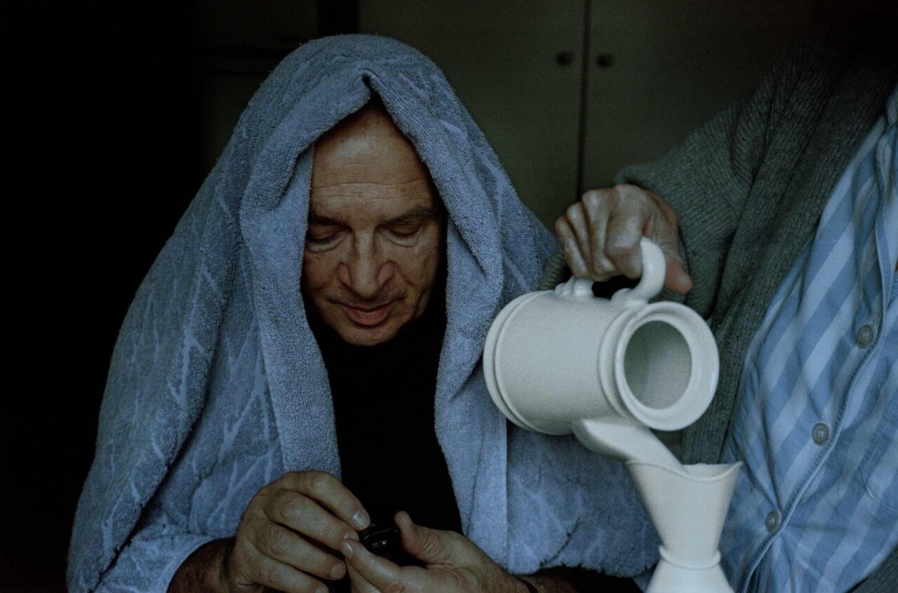 Проект «Ежедневный отчет», Булонь-Бийанкур, Франция, заболел гриппом, декабрь, 1999 год. Фотограф Франк Хорват