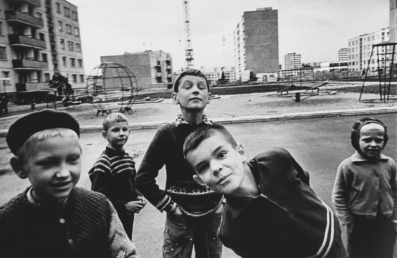 Вильнюс, Мальчики во дворе, 1971 год, фотограф Антанас Суткус