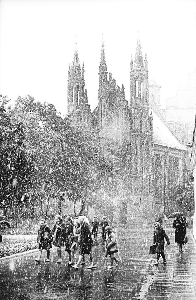 Вильнюс, Мокрый снег, Церковь св,Анны, 1961 год, фотограф Антанас Суткус