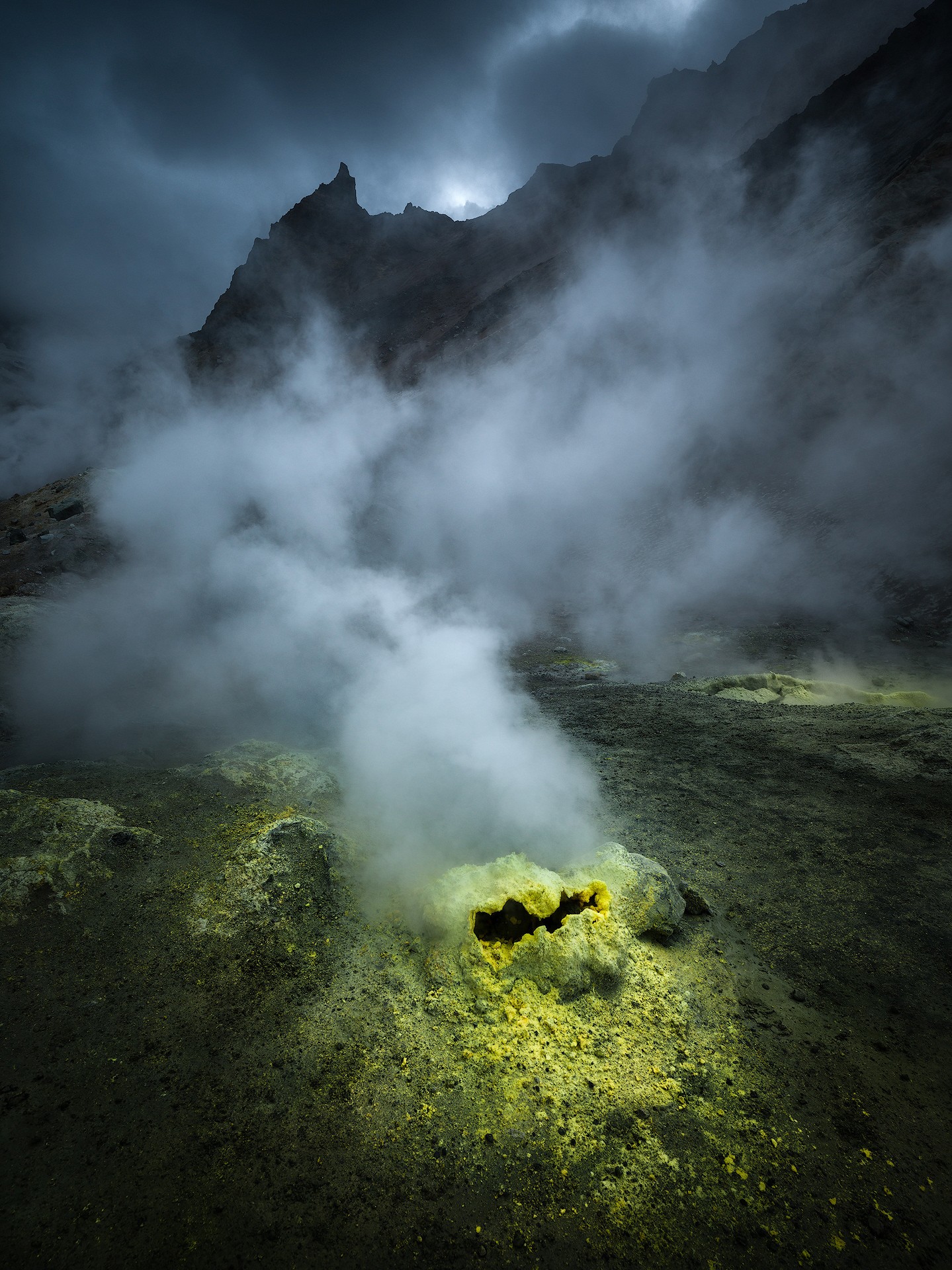 Дыхание вулкана. Мутновская сопка, Камчатка. Автор Изабелла Табаччи