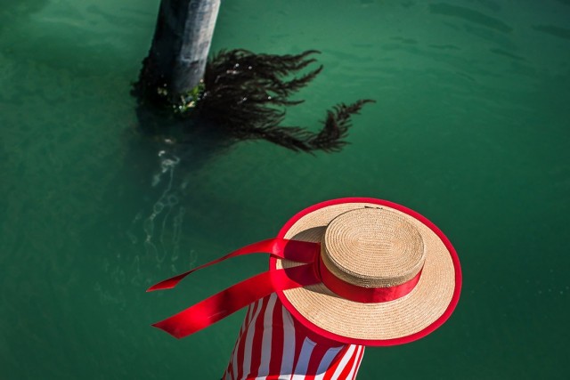 Финалист в категории «Уличная фотография», 2020. Гондольер в Венеции. Автор Яна Купчакова