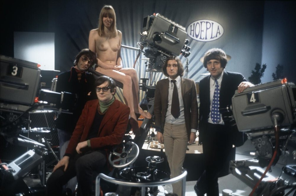 Создатели телепрограммы VPRO Hoepla (1967), фотограф Эд ван дер Элскен