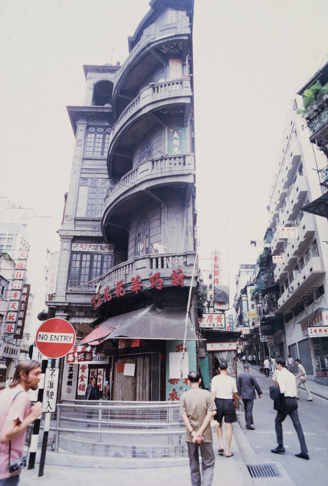Гонконг (1973–1974), фотограф Эд ван дер Элскен