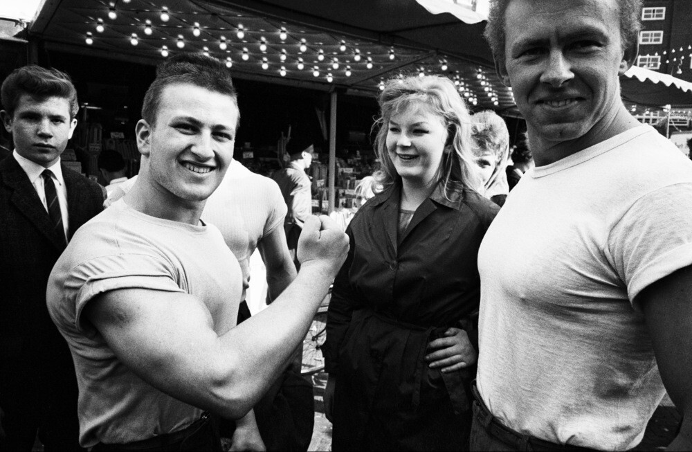 Ярмарка Ньюмаркт, Амстердам (1961), фотограф Эд ван дер Элскен