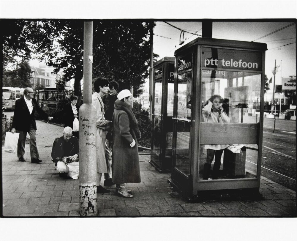 Станционная площадь, Амстердам (1982), фотограф Эд ван дер Элскен