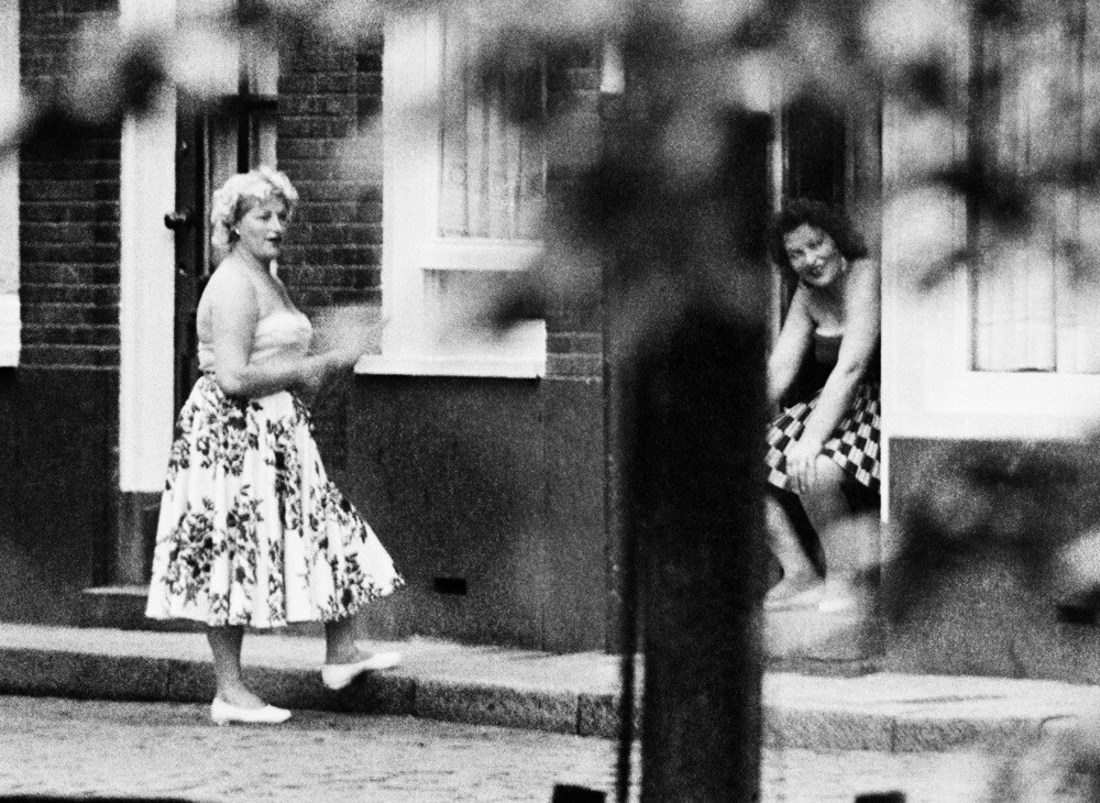 Проститутки, Амстердам (1959), фотограф Эд ван дер Элскен
