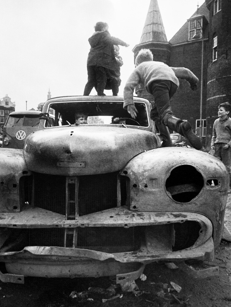 Ньюмаркт, Амстердам (1963), фотограф Эд ван дер Элскен