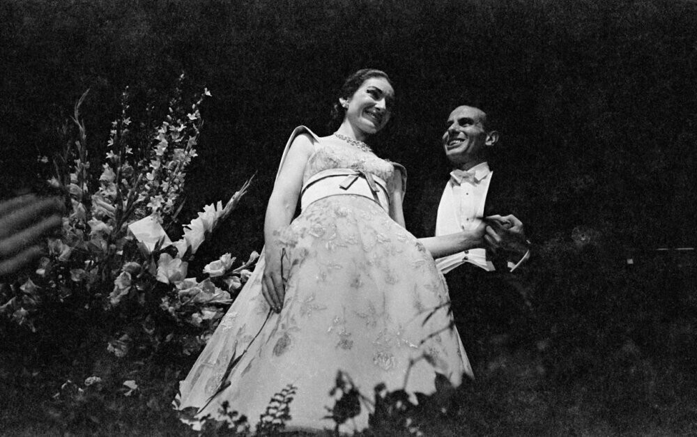 Мария Каллас в Концертгебау, Амстердам (1959), фотограф Эд ван дер Элскен (2)