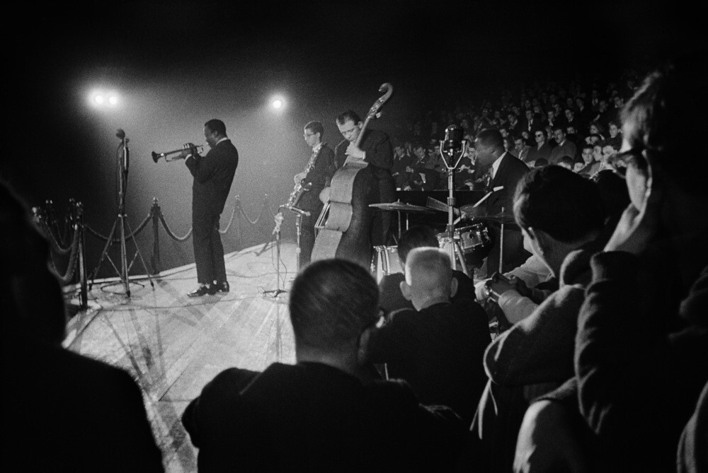 Майлз Дэвис, Концертгебау, Амстердам (1957), фотограф Эд ван дер Элскен