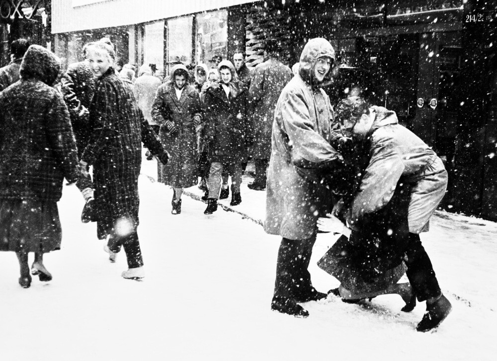 Калверстраат, Амстердам (1956), фотограф Эд ван дер Элскен (3)