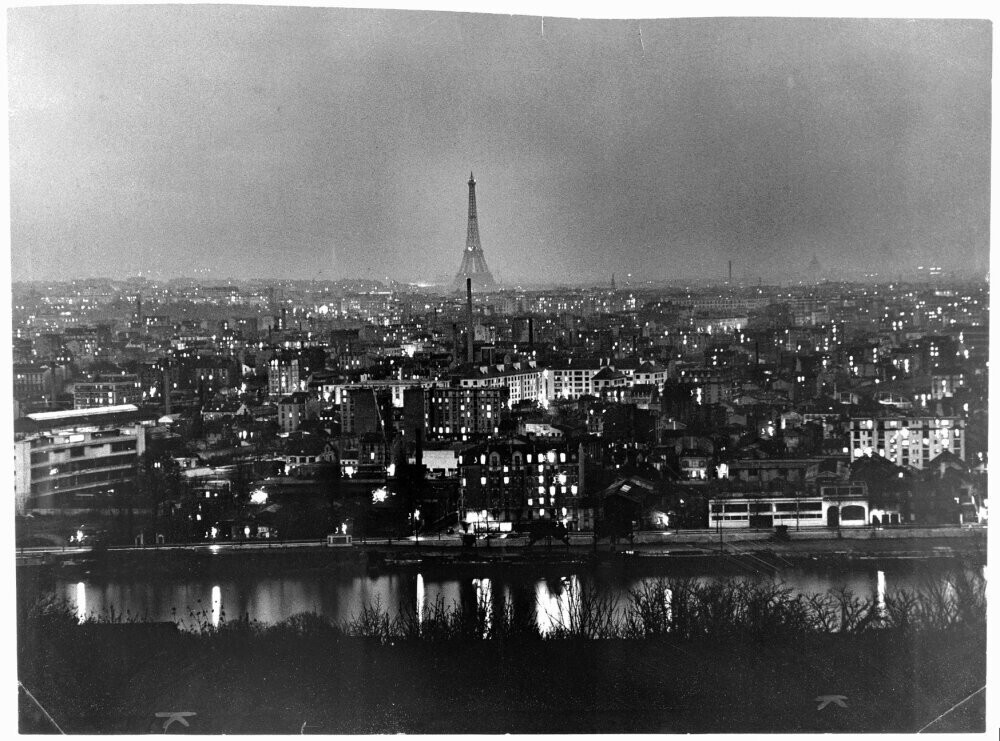 Вид на Париж со стороны парка Сен-Клу (1950), фотограф Эд ван дер Элскен