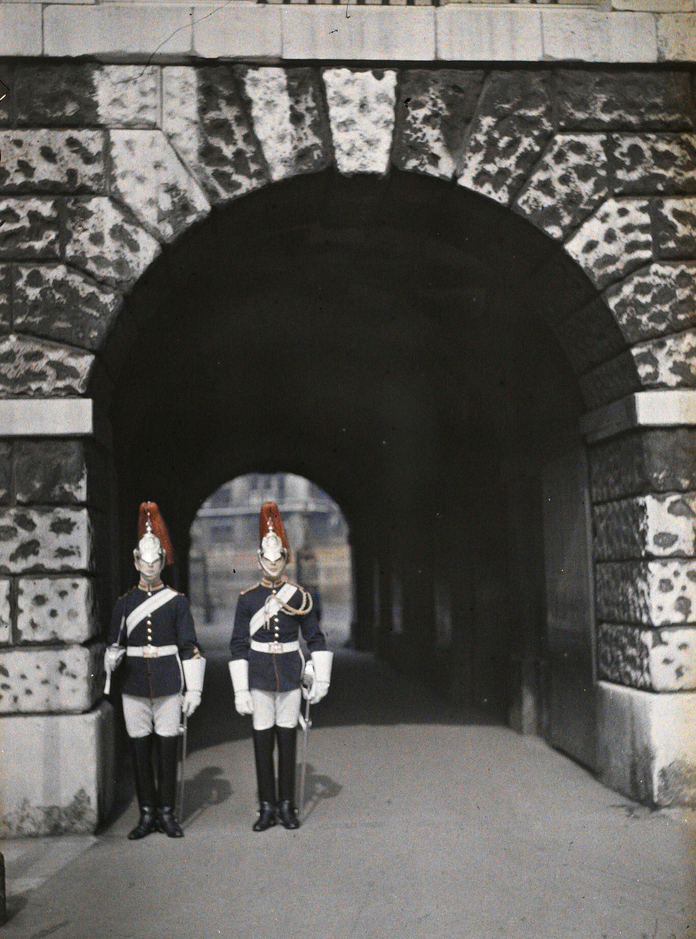 Лондон, Англия. Портрет конной гвардии, 1924 год, автор Роджер Дюма (автохром)