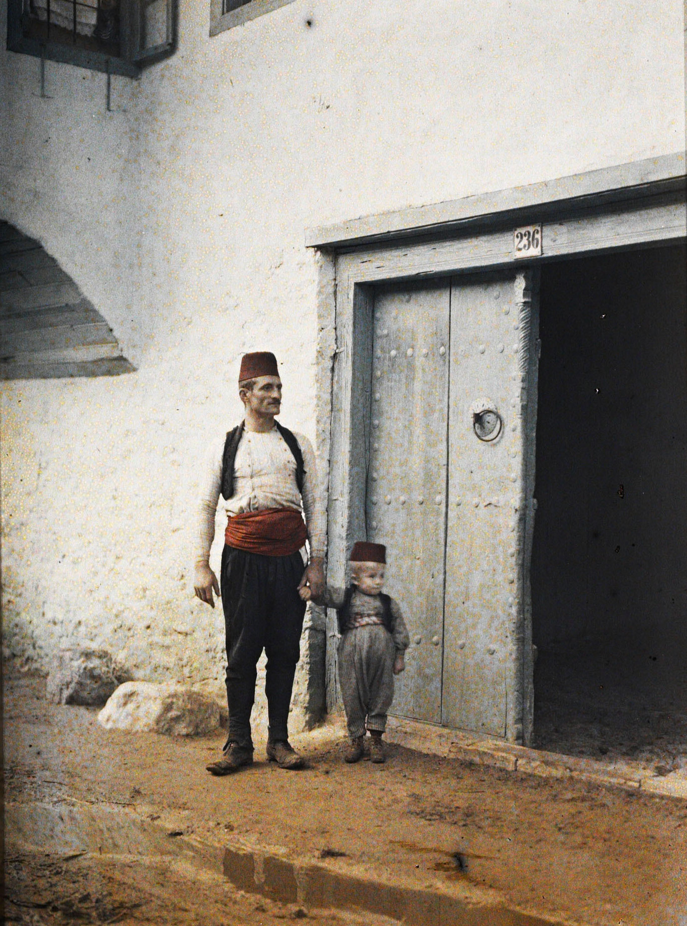 Конич, Босния и Герцеговина. Сербские ребята, 1912 год, автор Огюст Леон (автохром)