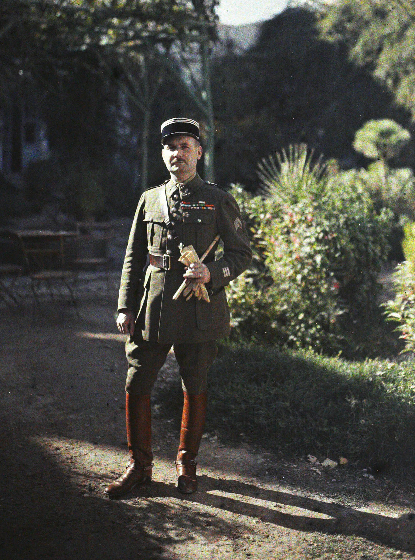 Дамаск, Сирия. Капитан Деломм, 1921 год, автор Фредерик Гадмер (автохром)