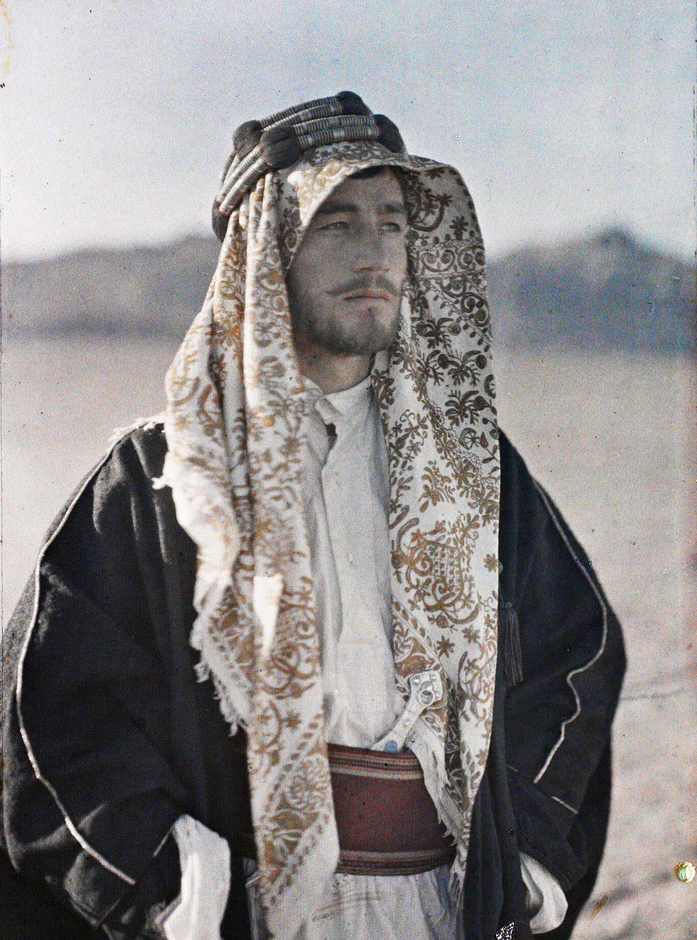 Кувейра, Аравия (Иордания). Файз Бей эль-Азм, сподвижник эмира Фейсала, 1918 год, автор Пол Кастельно (автохром)