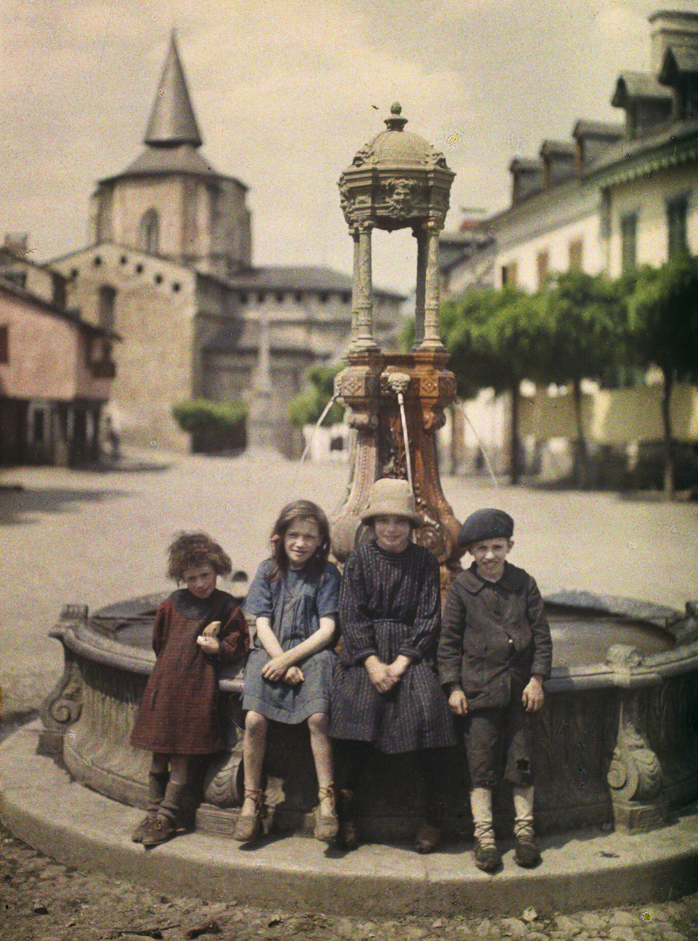 Сен-Савен, Верхние Пиренеи, Франция, 1921 год, автор Фернан Кювилль (автохром)