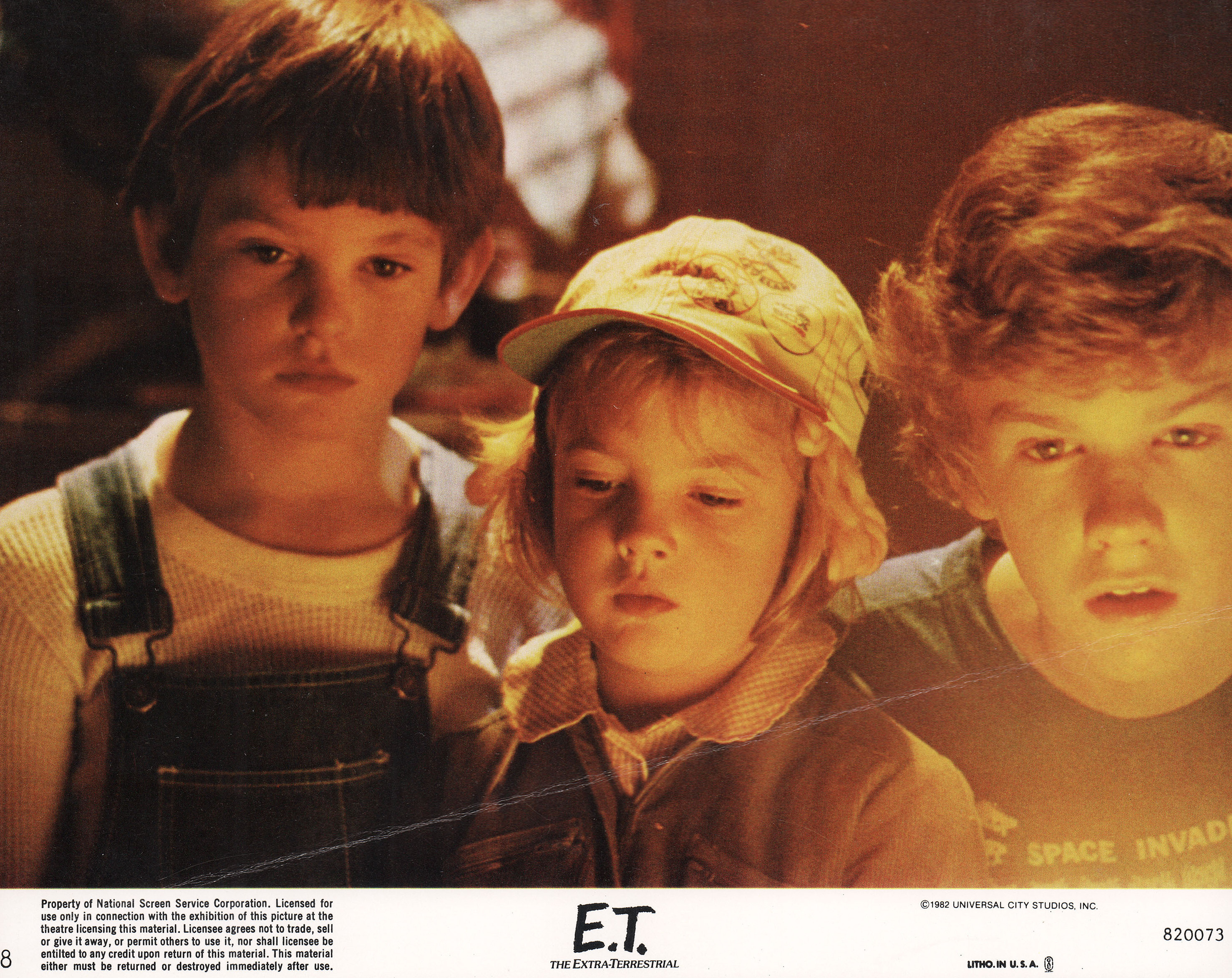 Инопланетянин (E.T. the Extra-Terrestrial, 1982), режиссёр Стивен Спилберг, американский постер к фильму, 1982 год